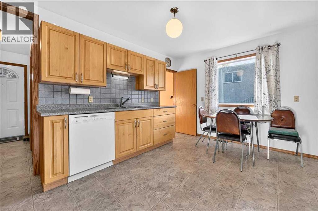 4339 70 Street NW, Calgary — photo 13