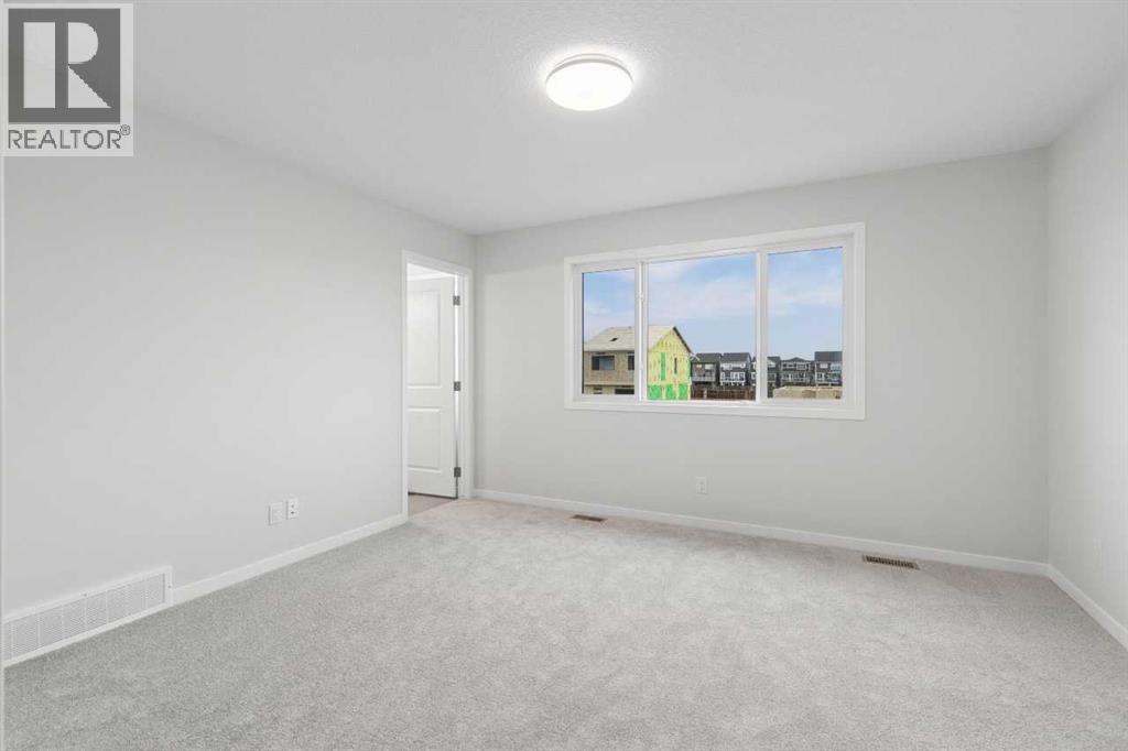 32 Snowberry Common SE, Calgary — photo 3