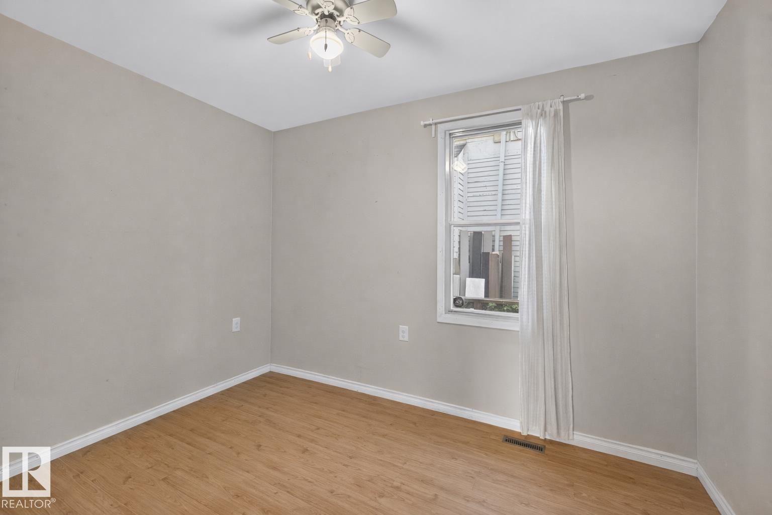 9626 85 AV NW, Edmonton — photo 16