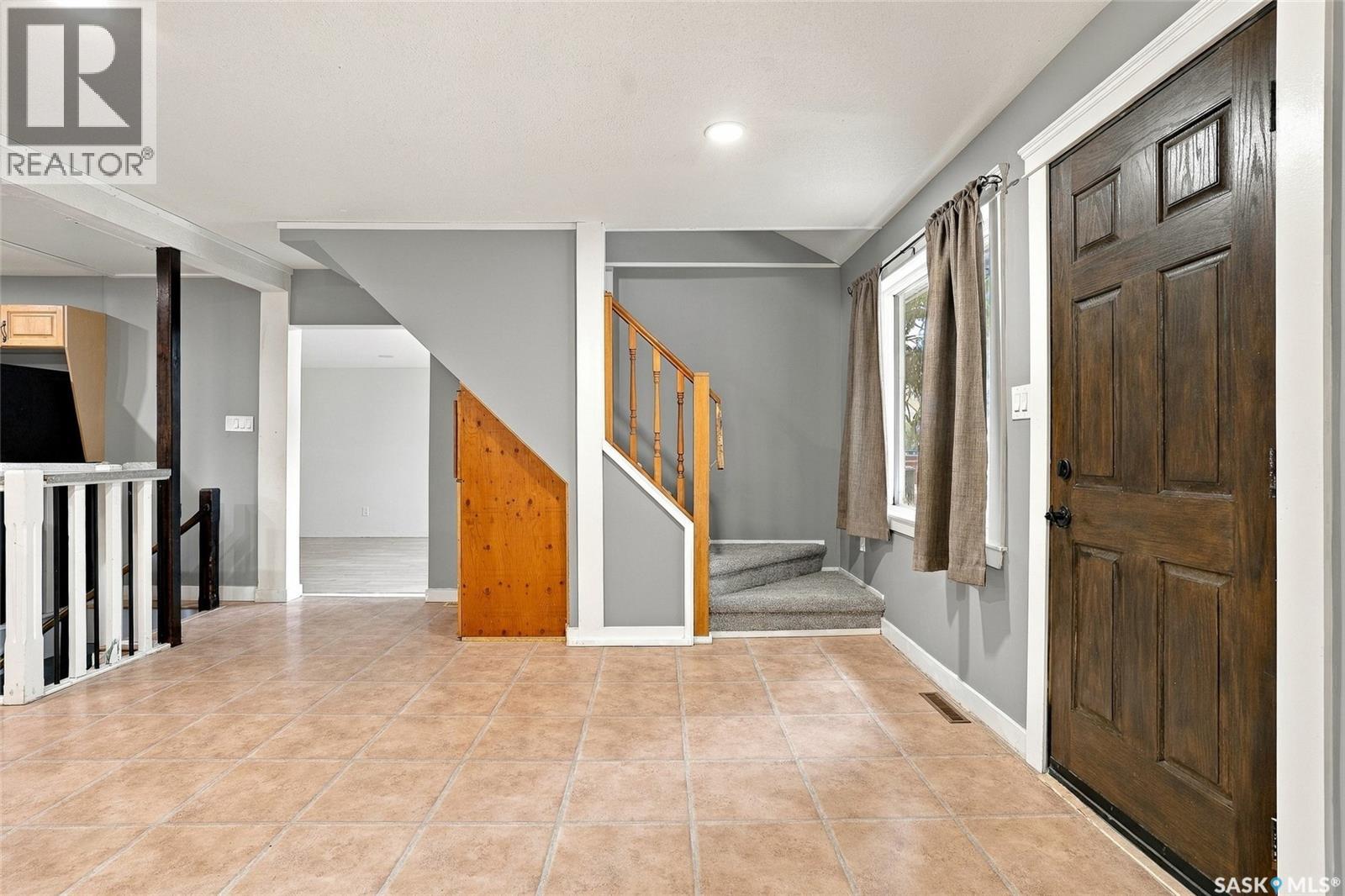 401 2nd STREET E, Langham — photo 9
