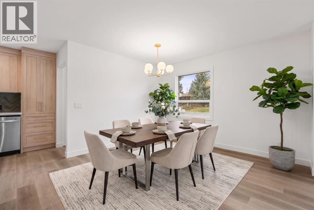10532 Oakmoor Way SW, Calgary — photo 11