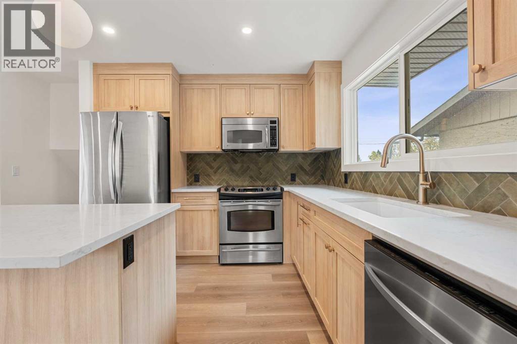 10532 Oakmoor Way SW, Calgary — photo 13