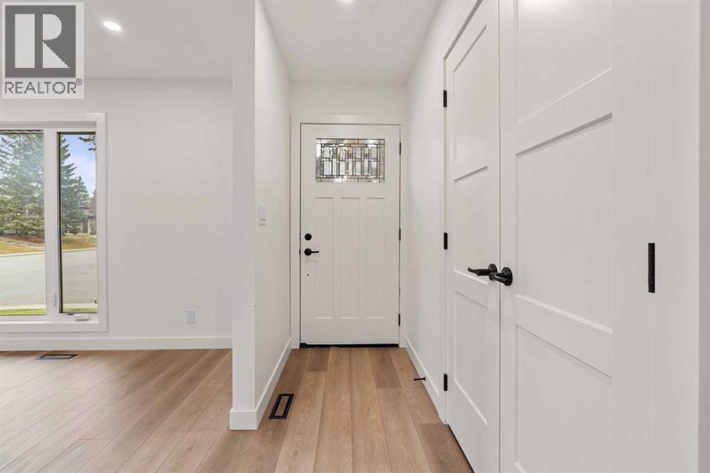 10532 Oakmoor Way SW, Calgary — photo 6