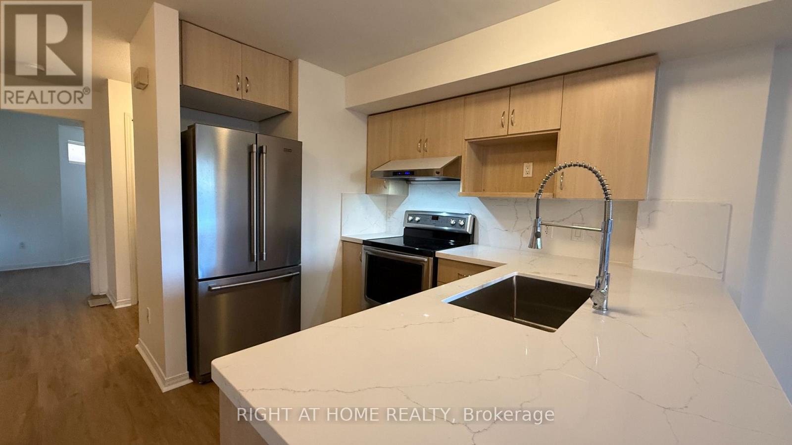225 CLARENCE STREET, Ottawa — photo 8