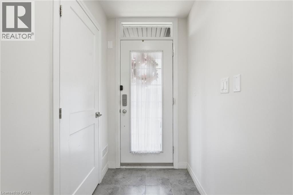 30 TIMES SQUARE Boulevard Unit# 201, Stoney Creek — photo 4