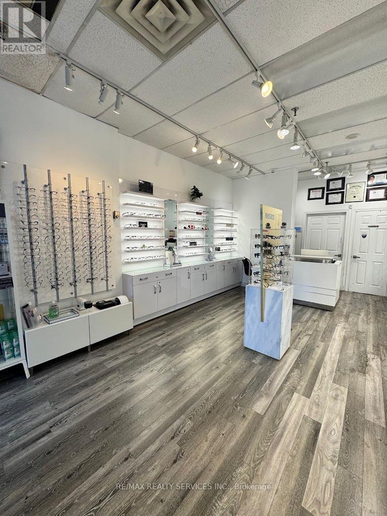 3 - 890 YONGE STREET, Toronto (Annex) — photo 2