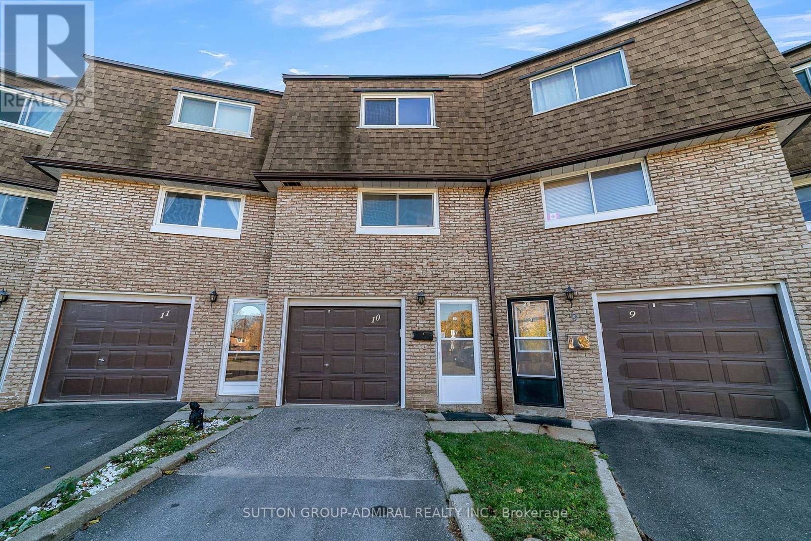 #10 671 HUNTINGWOOD DRIVE - 1
