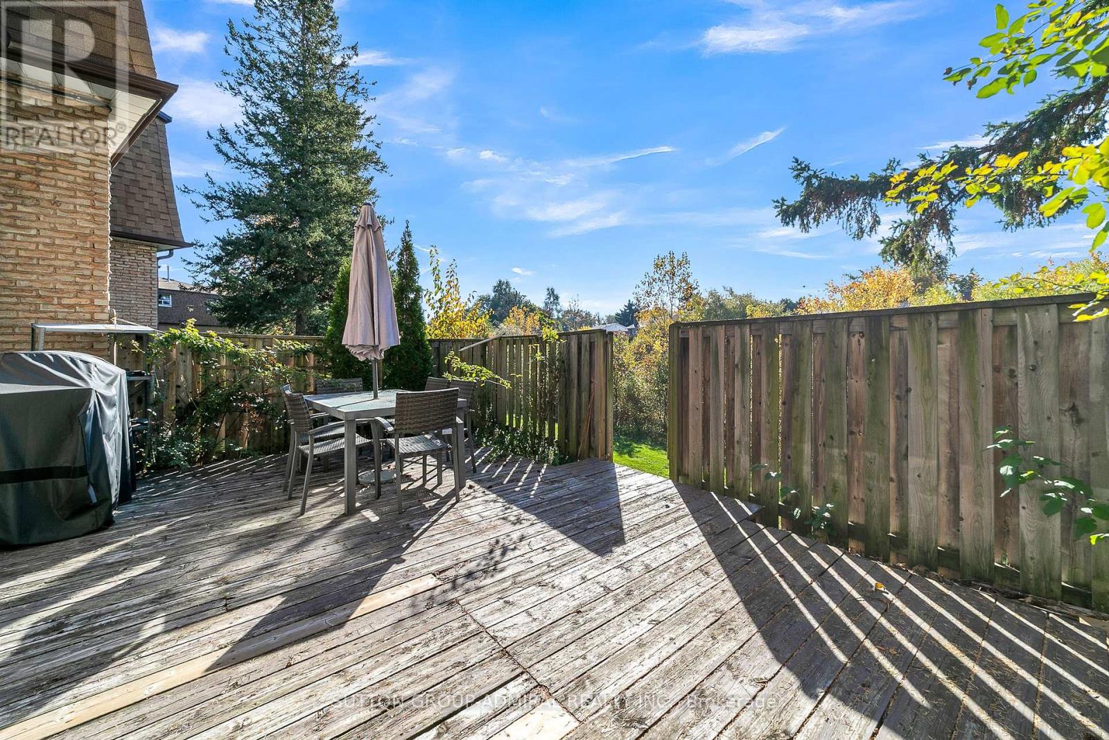 #10 671 HUNTINGWOOD DRIVE - 12