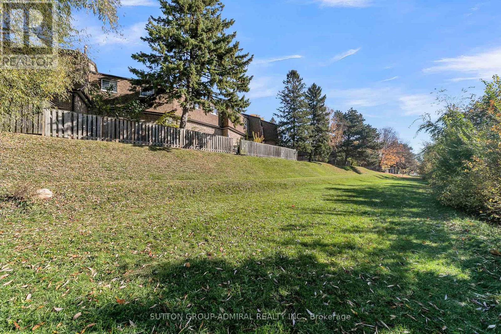 #10 671 HUNTINGWOOD DRIVE - 15
