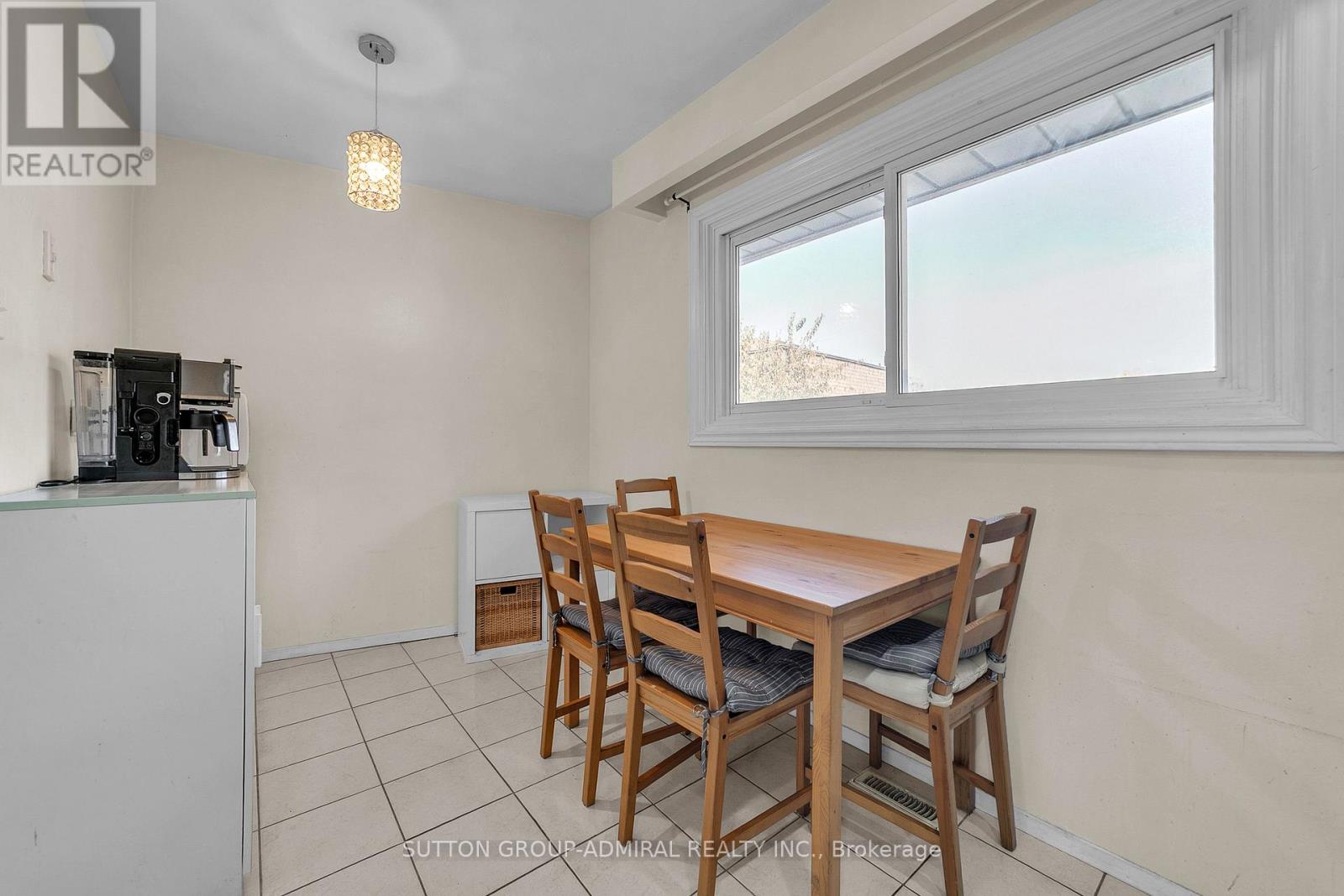 #10 671 HUNTINGWOOD DRIVE - 18