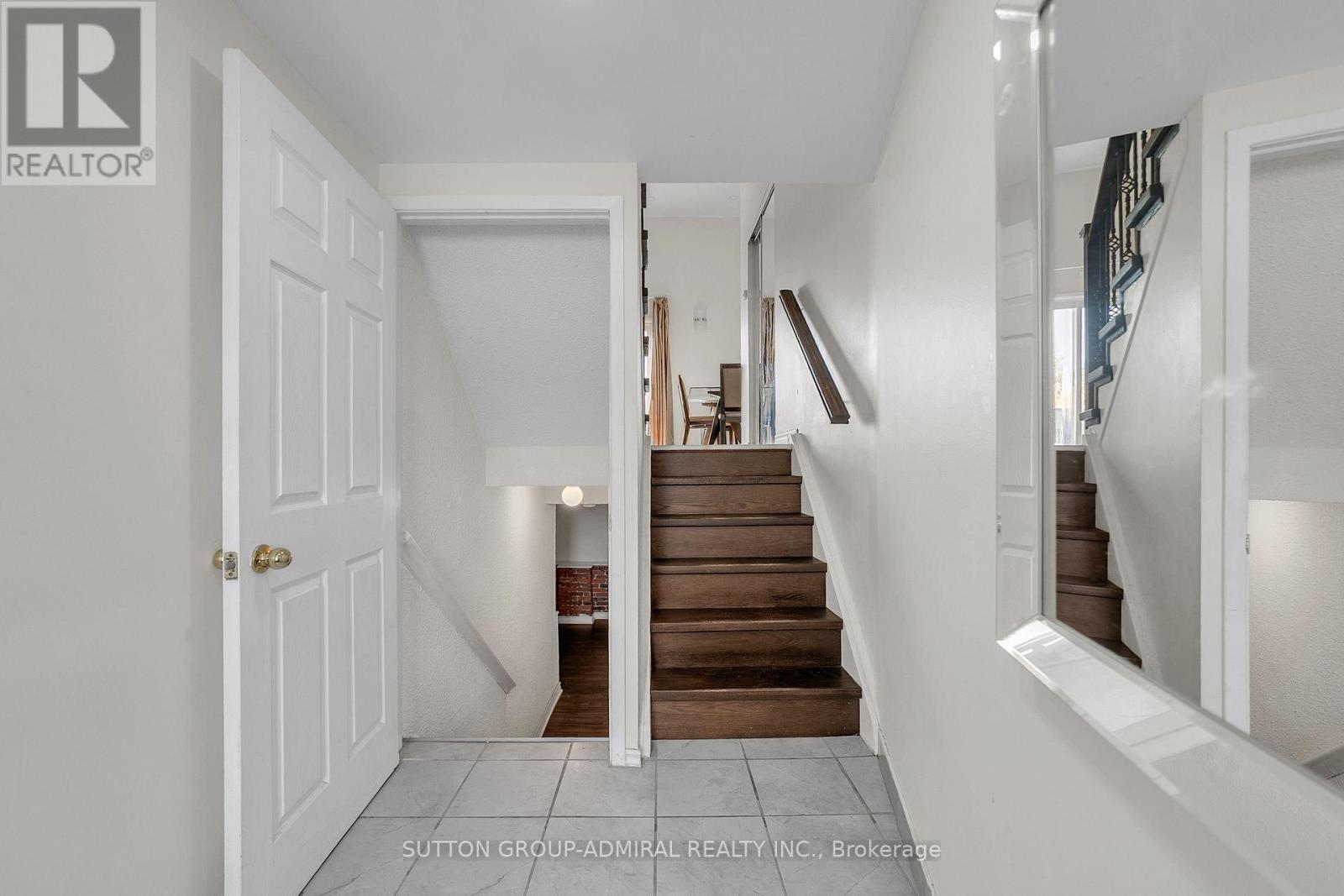 #10 671 HUNTINGWOOD DRIVE - 2