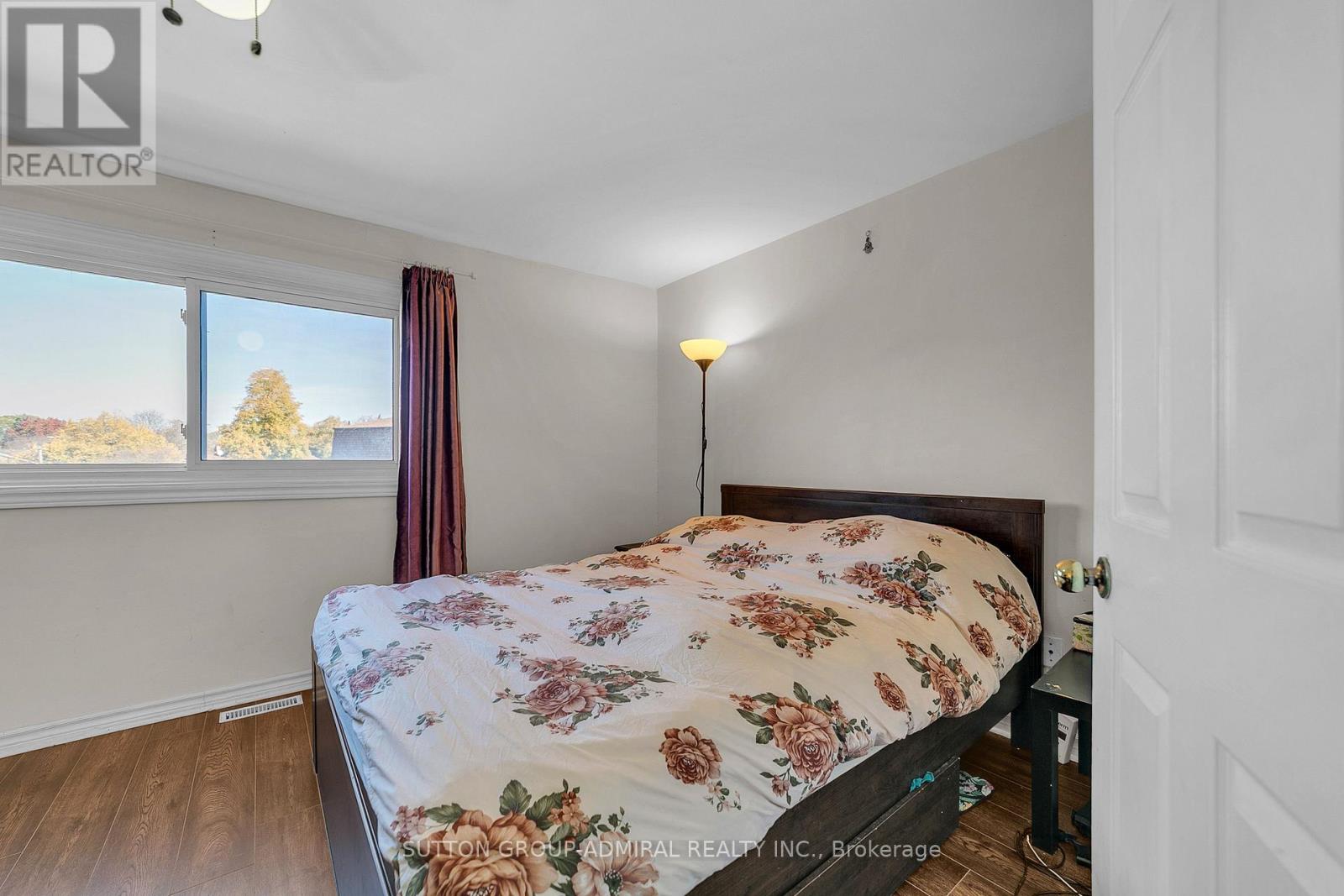 #10 671 HUNTINGWOOD DRIVE - 25
