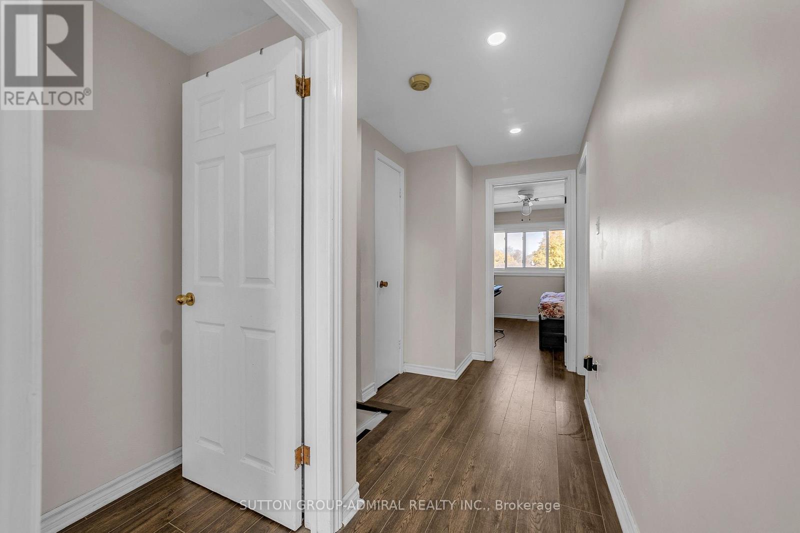 #10 671 HUNTINGWOOD DRIVE - 28