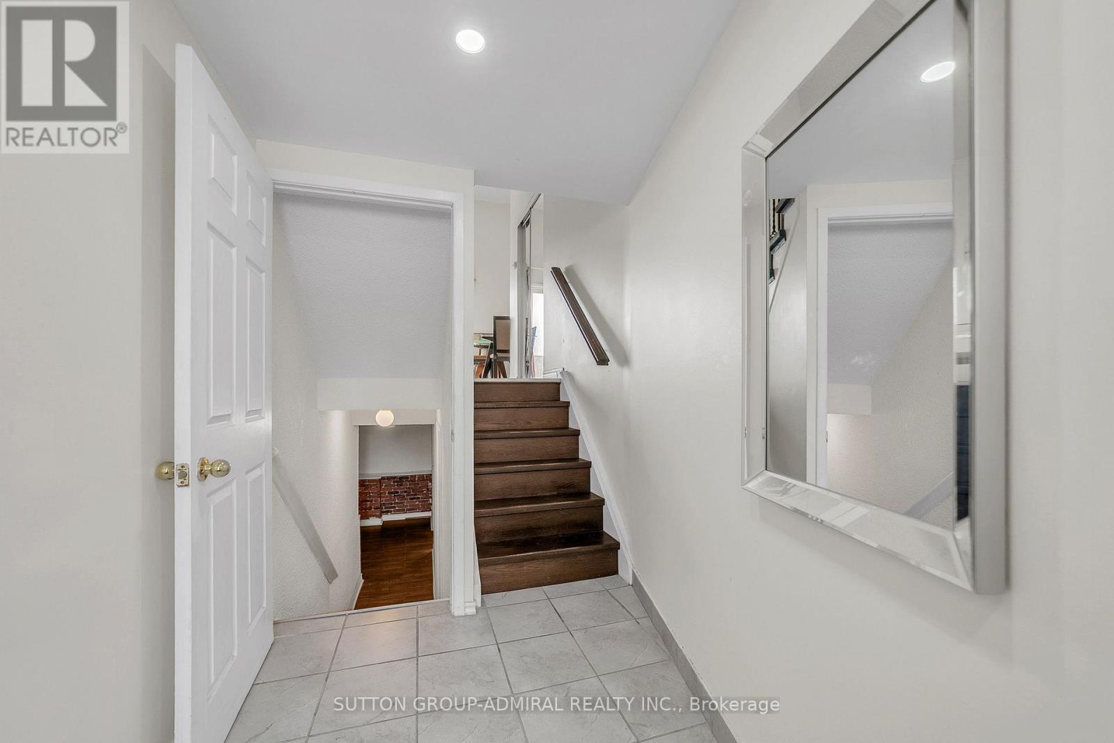 #10 671 HUNTINGWOOD DRIVE - 3