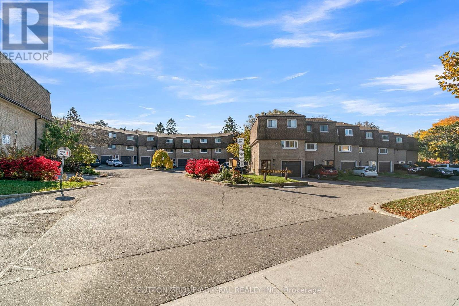 #10 671 HUNTINGWOOD DRIVE - 34