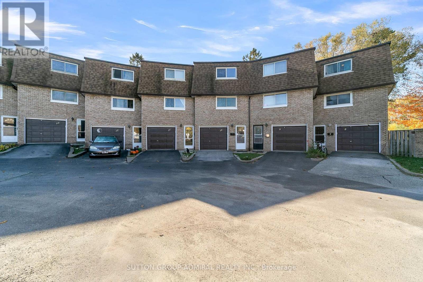 #10 671 HUNTINGWOOD DRIVE - 36