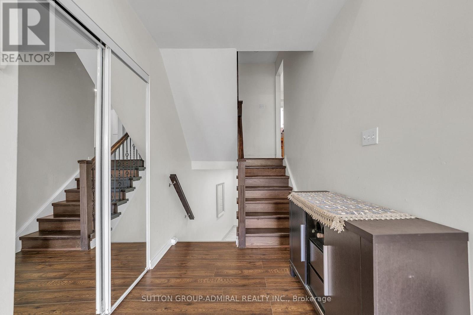 #10 671 HUNTINGWOOD DRIVE - 4
