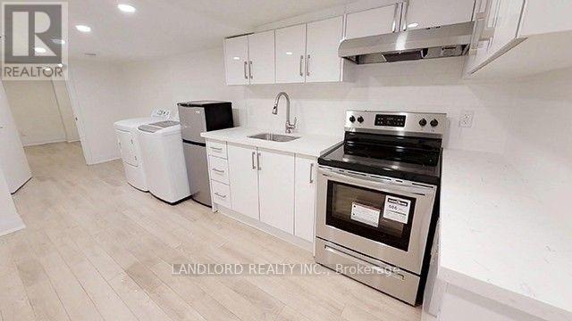 LOWER - 244 BOULTON AVENUE, Toronto (South Riverdale) — photo 2
