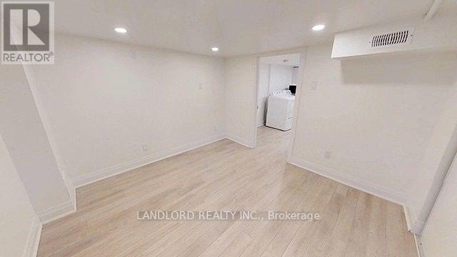 LOWER - 244 BOULTON AVENUE, Toronto (South Riverdale) — photo 9