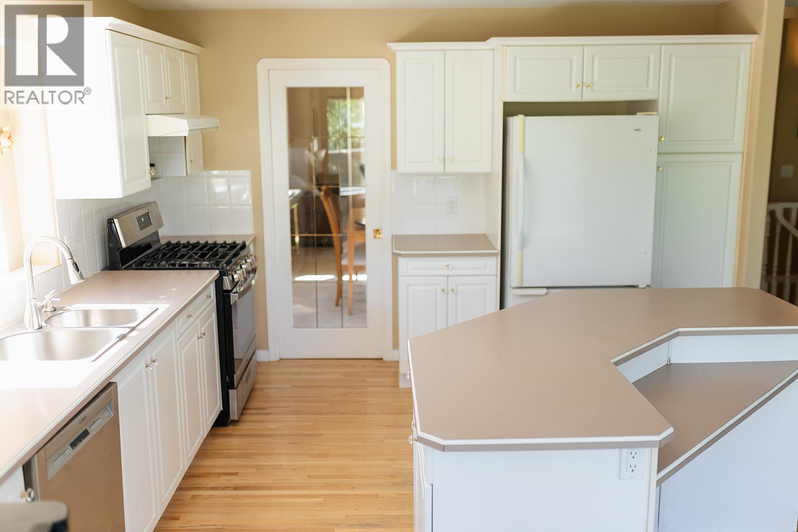  981 Westview Way, West Kelowna