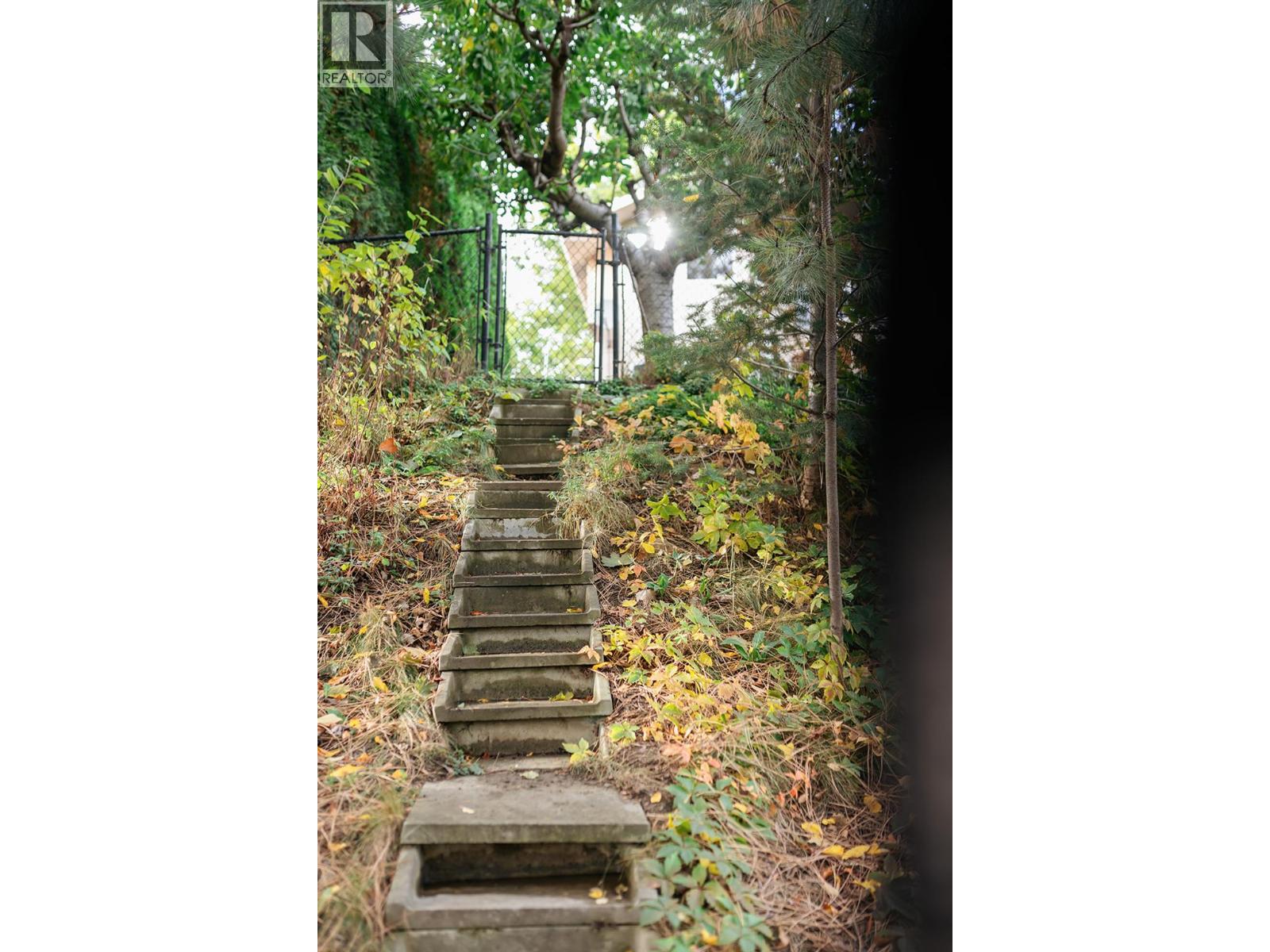  981 Westview Way, West Kelowna