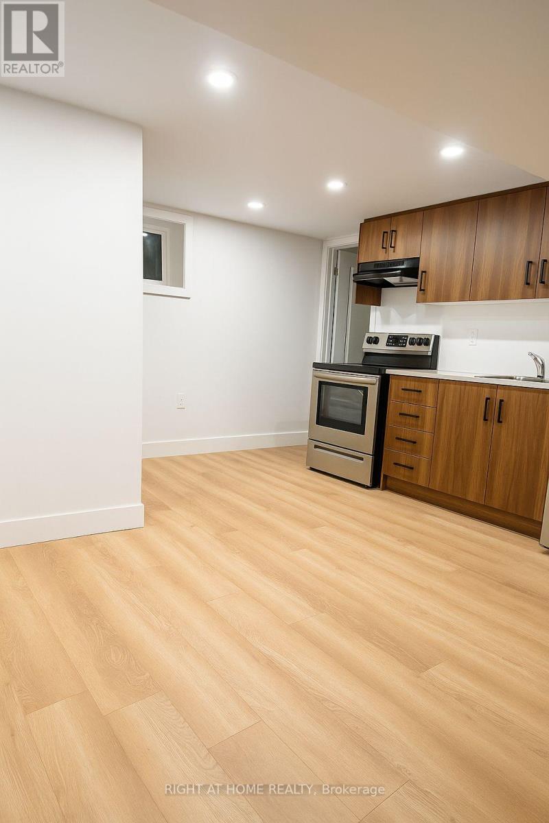 BSMT 1 - 24 SUNBAY COURT, Richmond Hill (Oak Ridges Lake Wilcox)