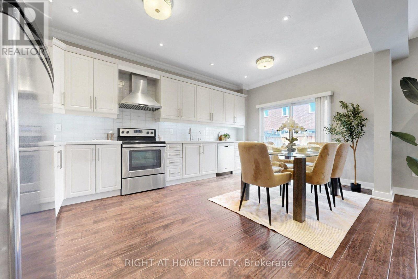 27 CHAMBERSBURG WAY, Whitchurch-Stouffville (Stouffville) — photo 11