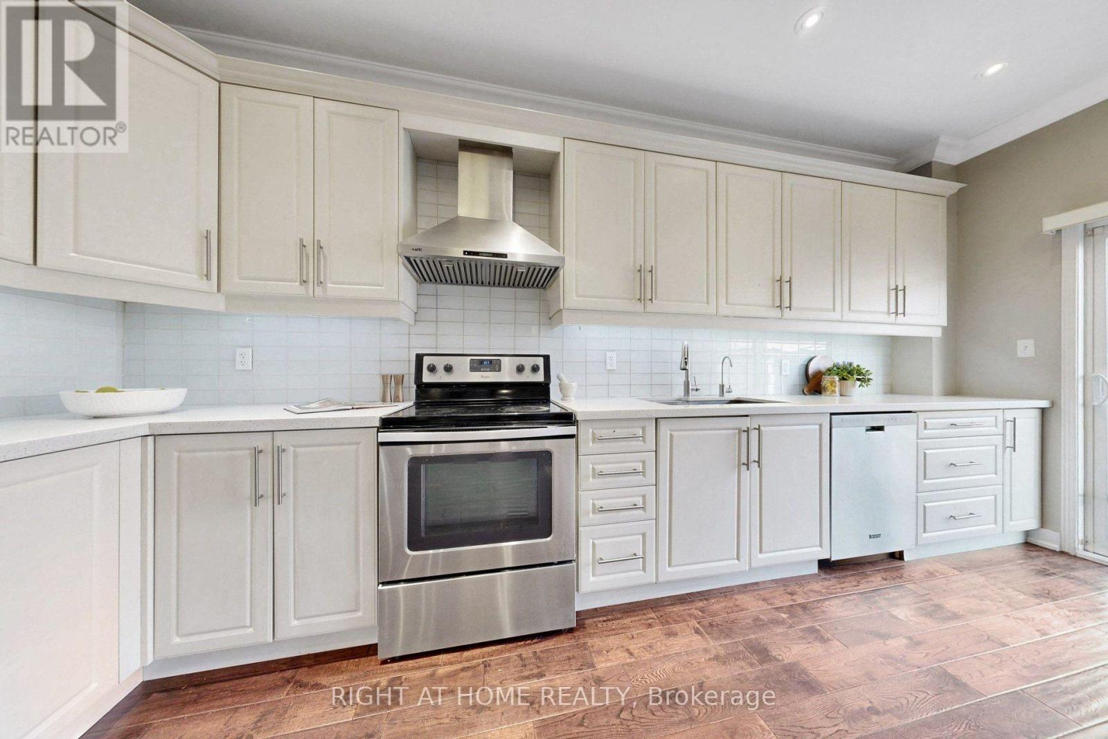 27 CHAMBERSBURG WAY, Whitchurch-Stouffville (Stouffville) — photo 12