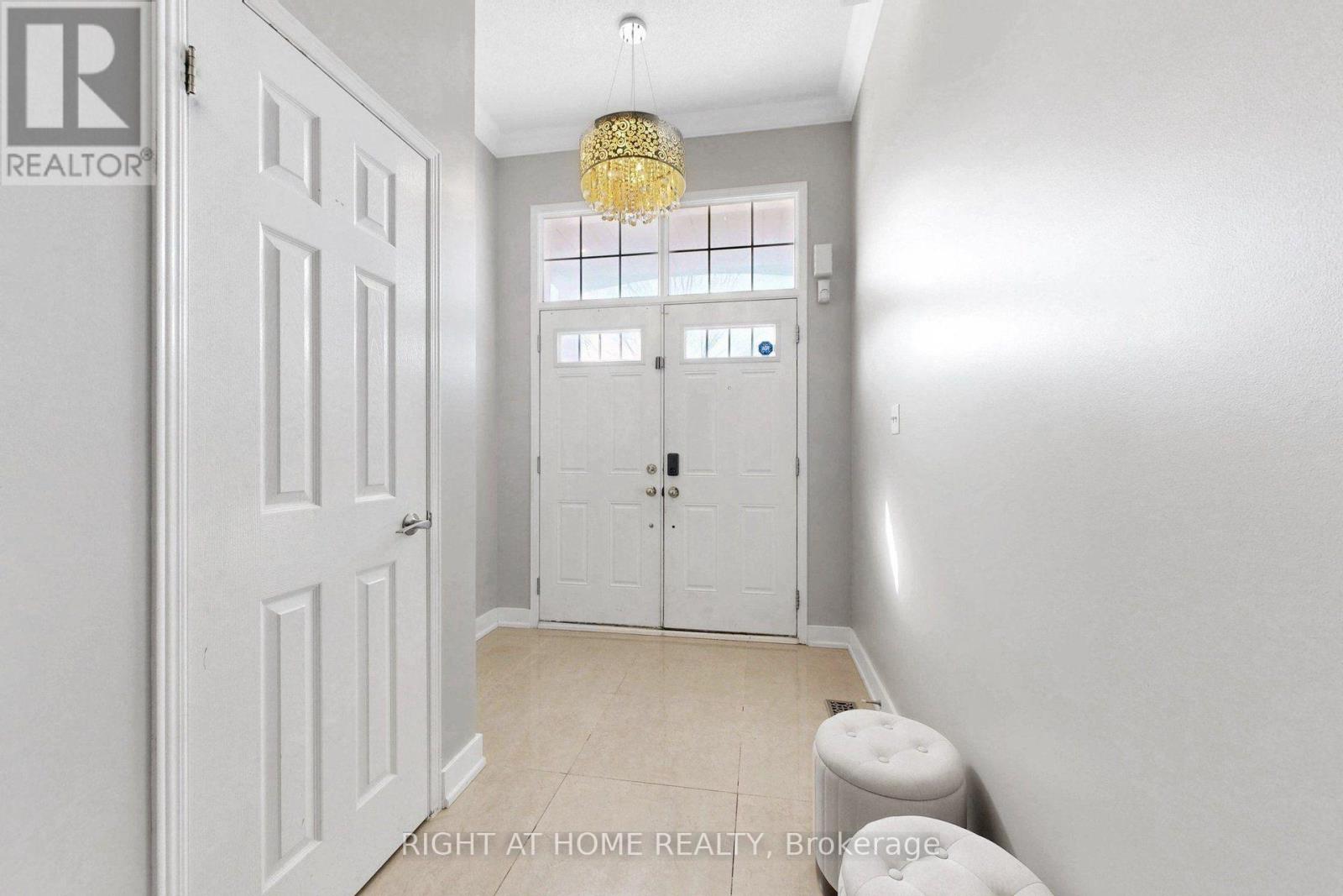 27 CHAMBERSBURG WAY, Whitchurch-Stouffville (Stouffville) — photo 3