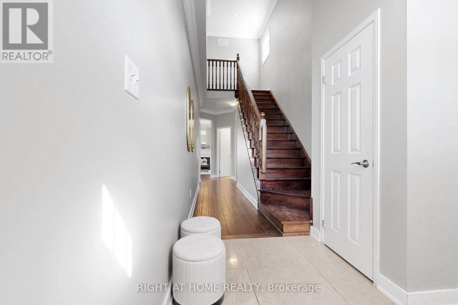 27 CHAMBERSBURG WAY, Whitchurch-Stouffville (Stouffville) — photo 4