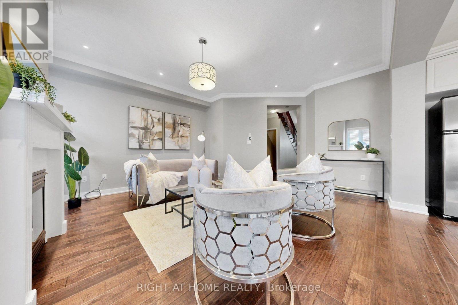 27 CHAMBERSBURG WAY, Whitchurch-Stouffville (Stouffville) — photo 8