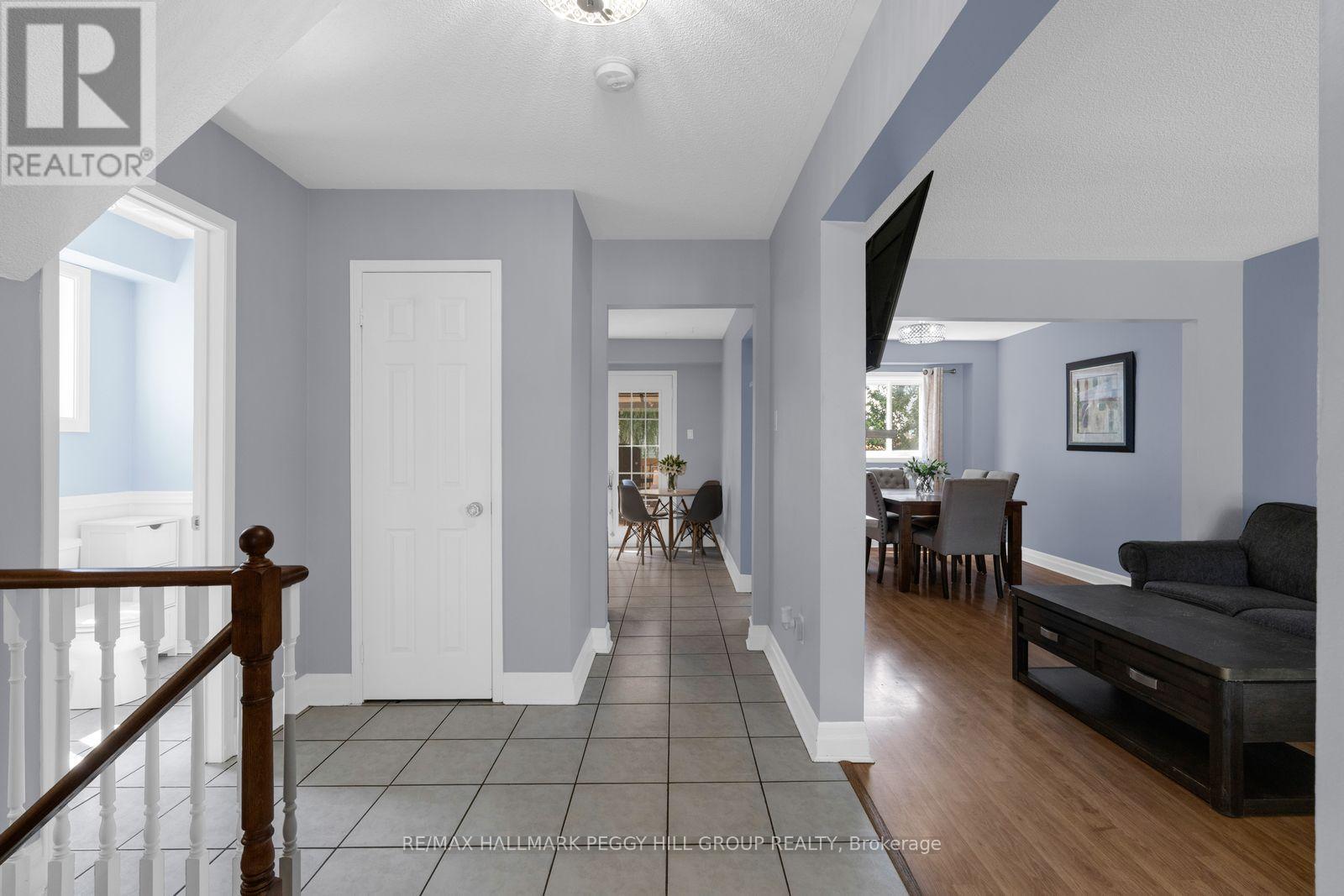 14 Copeman Crescent, Barrie photo 3