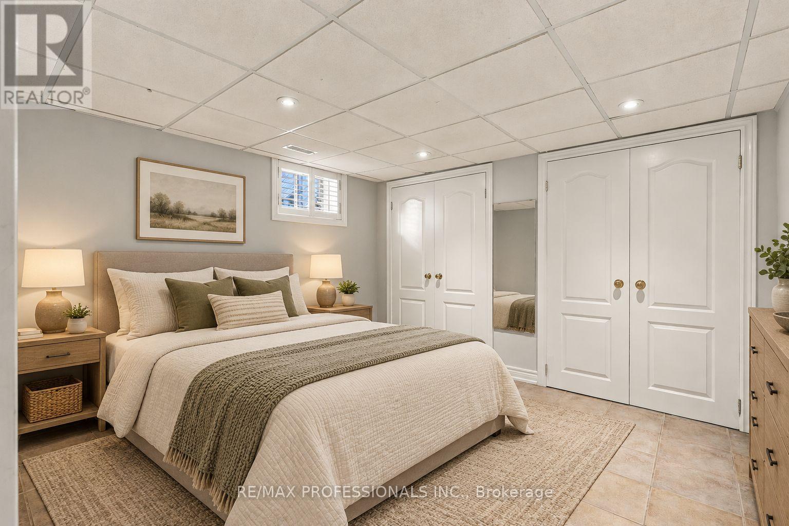 28 WICKFORD DRIVE - 24