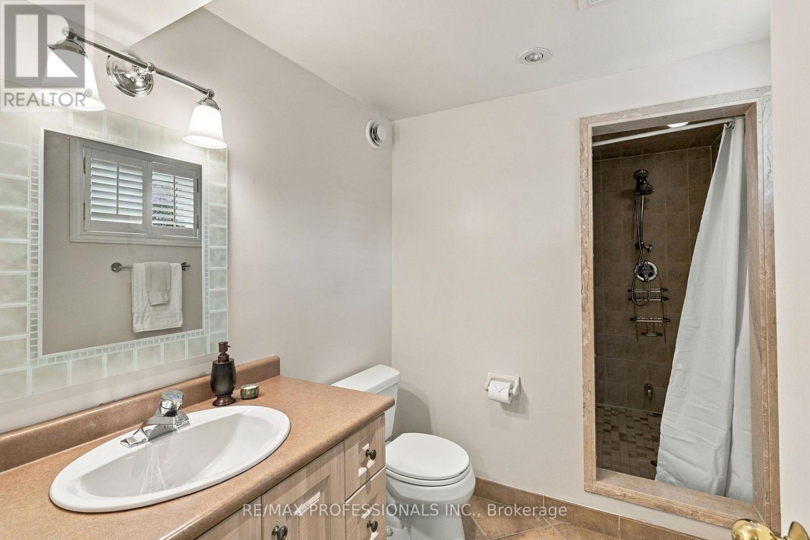 28 WICKFORD DRIVE - 25