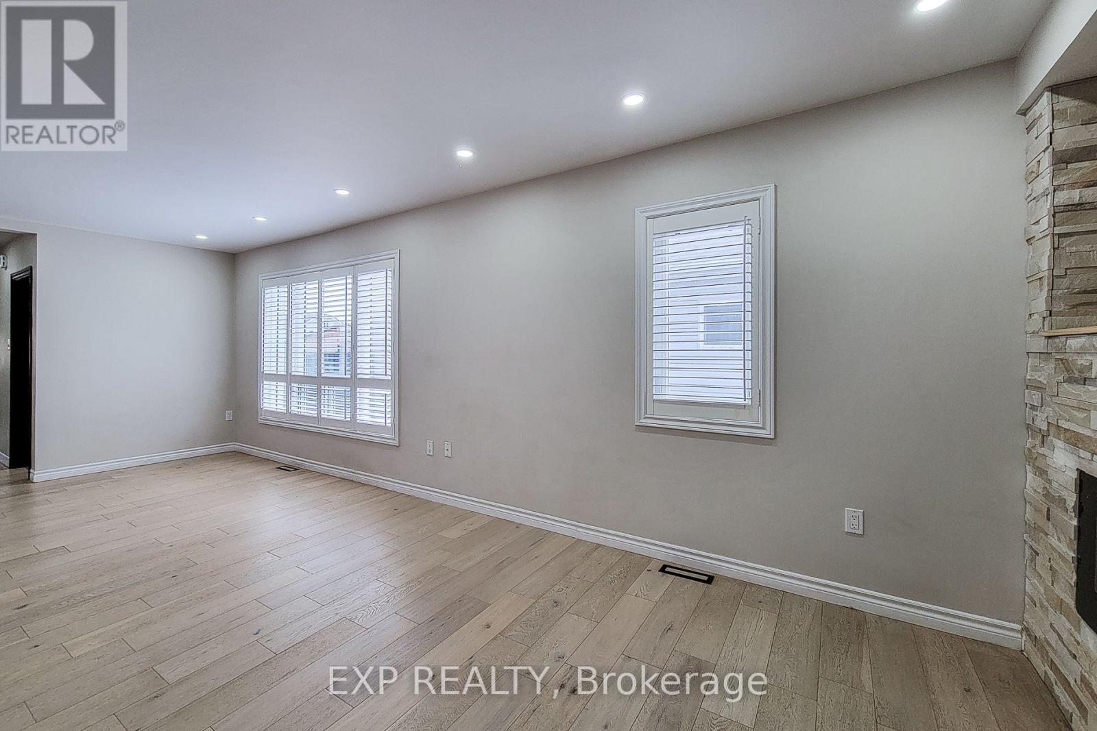 303 DEERE STREET, Welland (Lincoln/Crowland) — photo 5