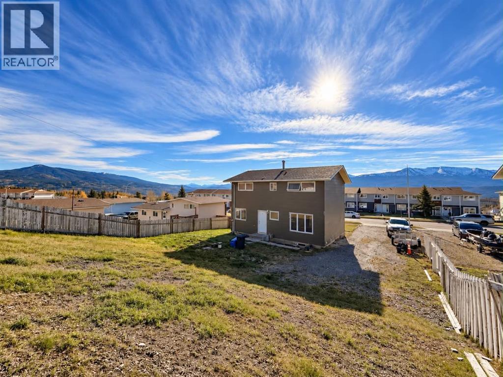 10766 97th Avenue, Grande Cache — photo 3