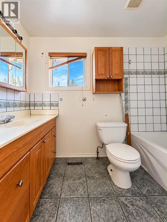 10766 97th Avenue, Grande Cache — photo 9
