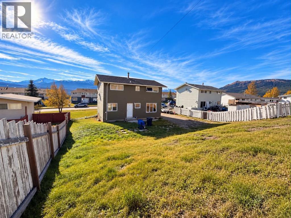 10766 97th Avenue, Grande Cache — photo 4