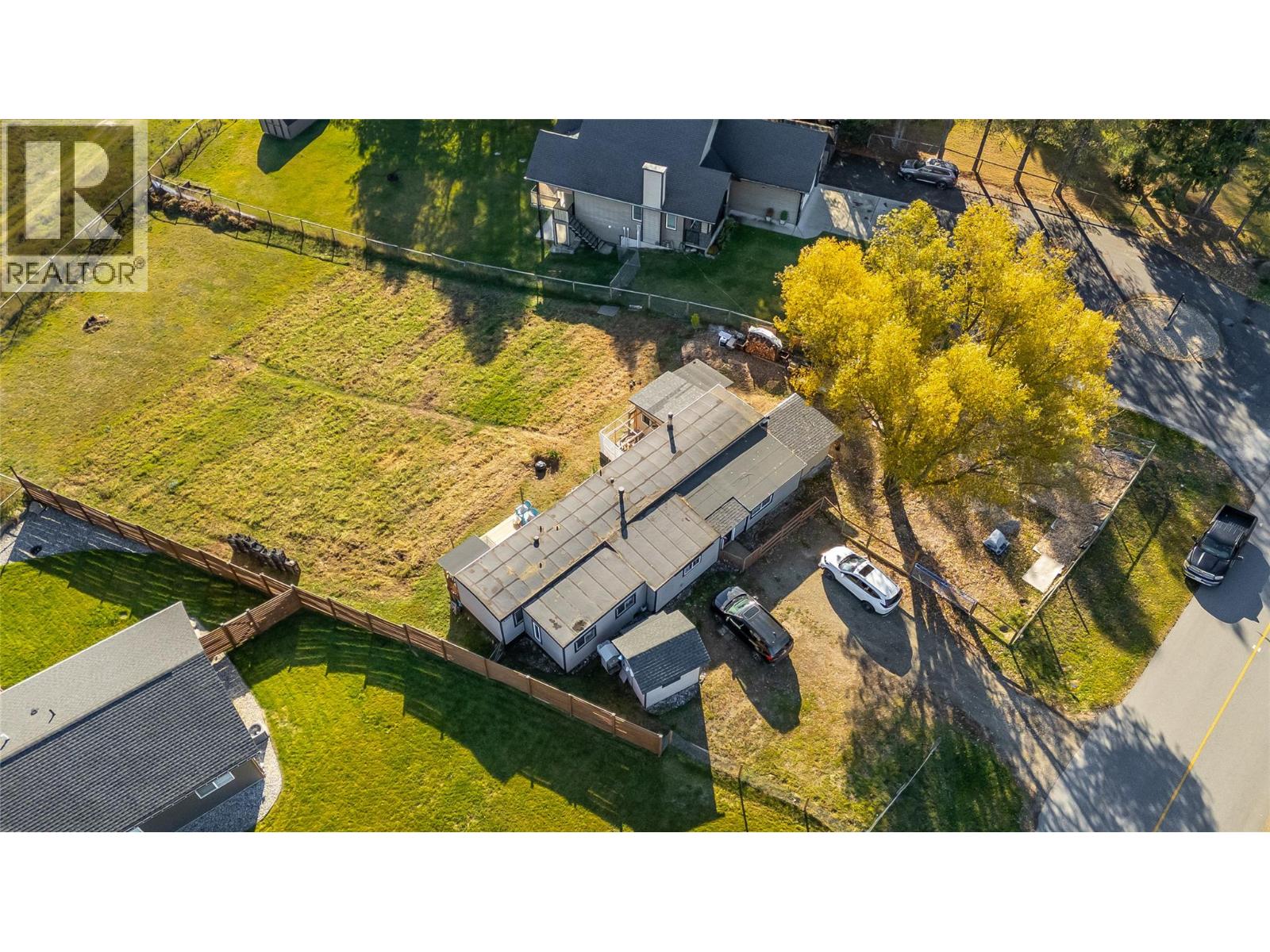 894 WATERLOO Road, Castlegar