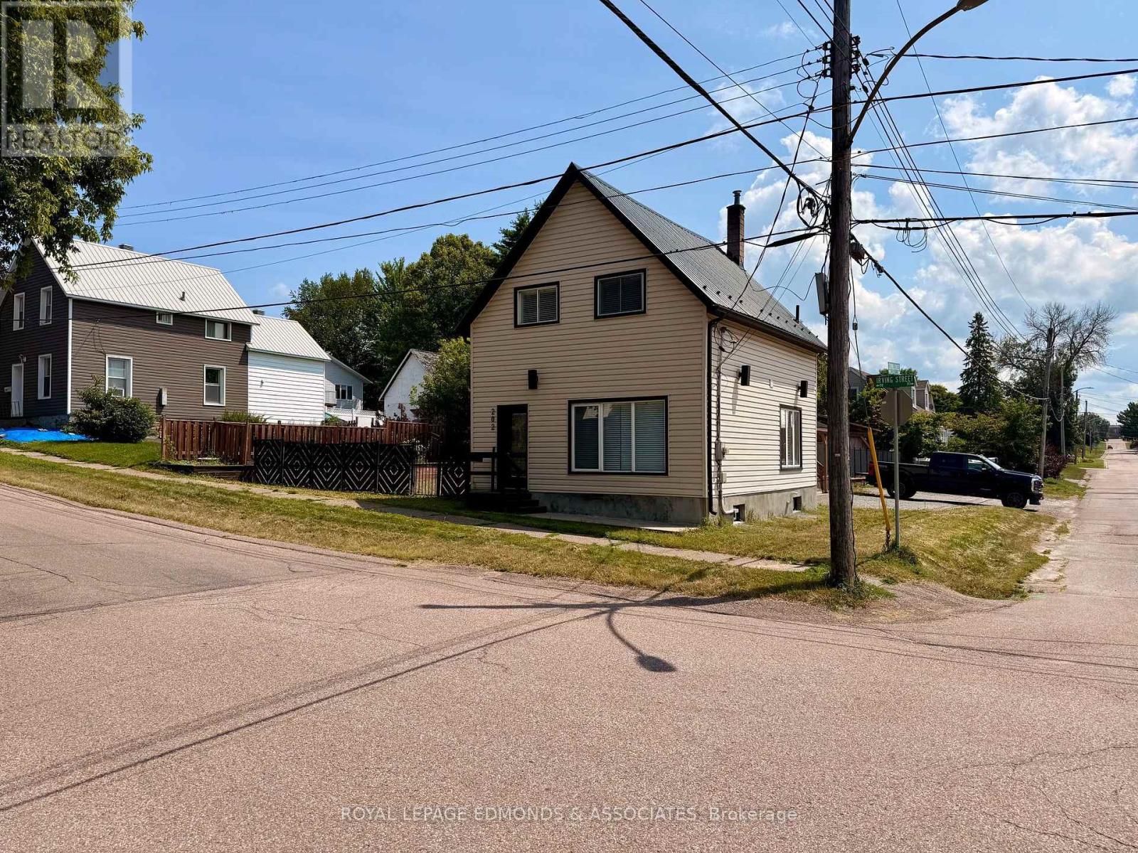 202 IRVING STREET, Pembroke — photo 2
