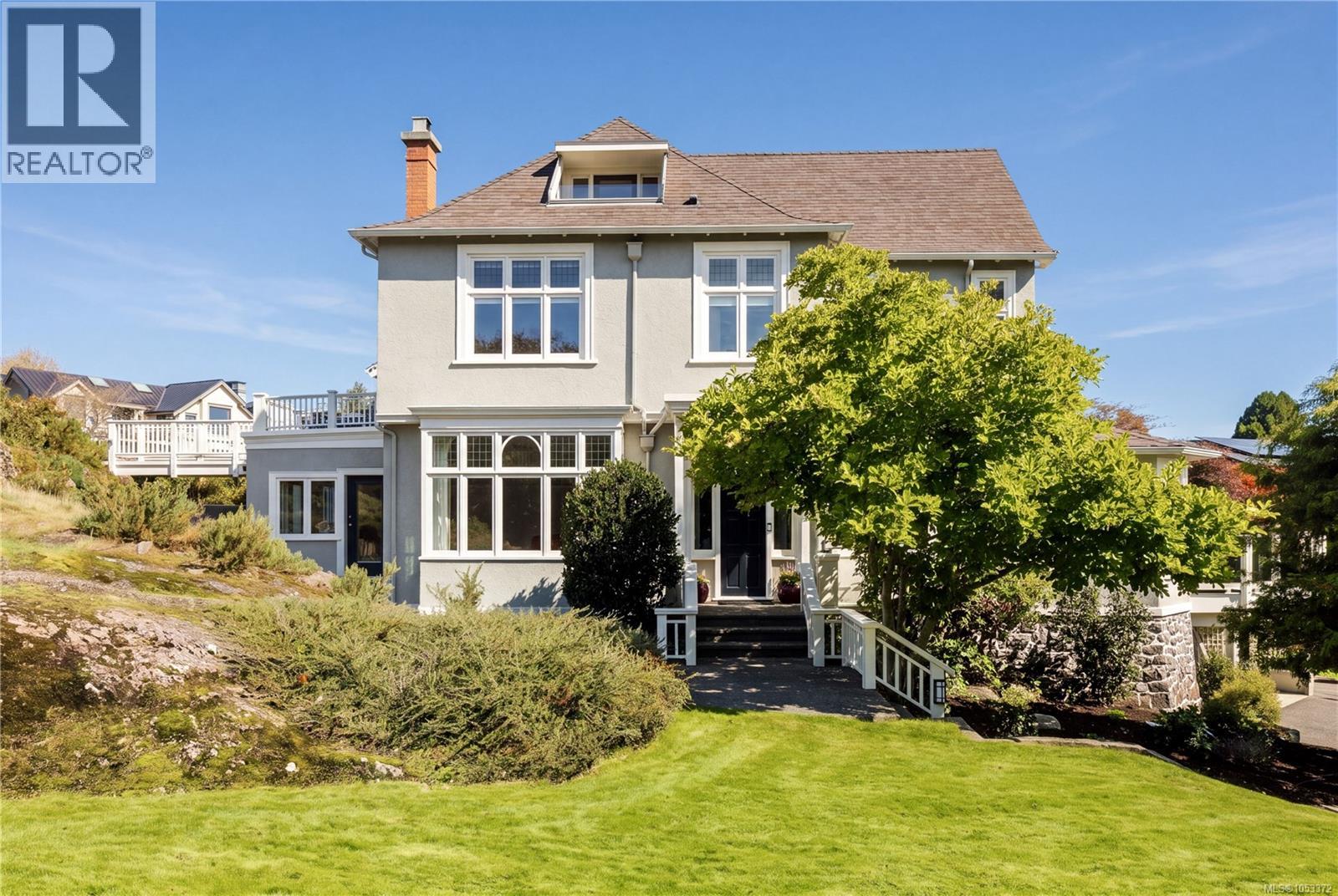  454 Newport Avenue, Oak Bay