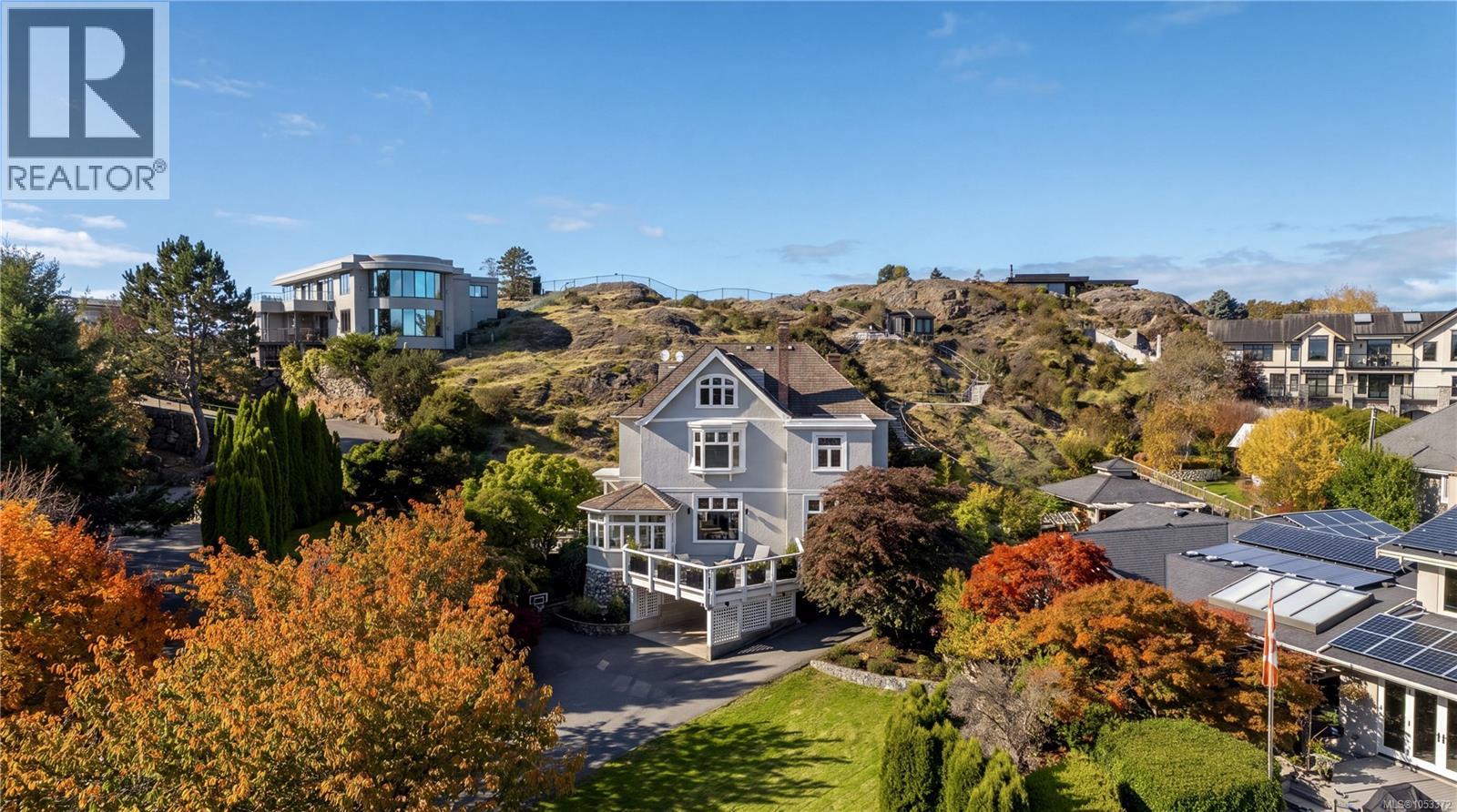  454 Newport Avenue, Oak Bay