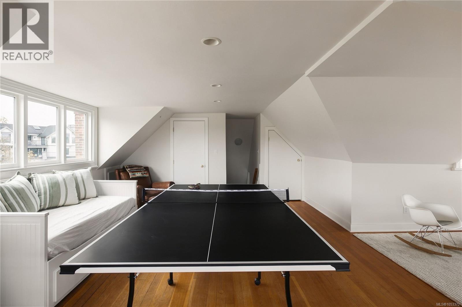  454 Newport Avenue, Oak Bay