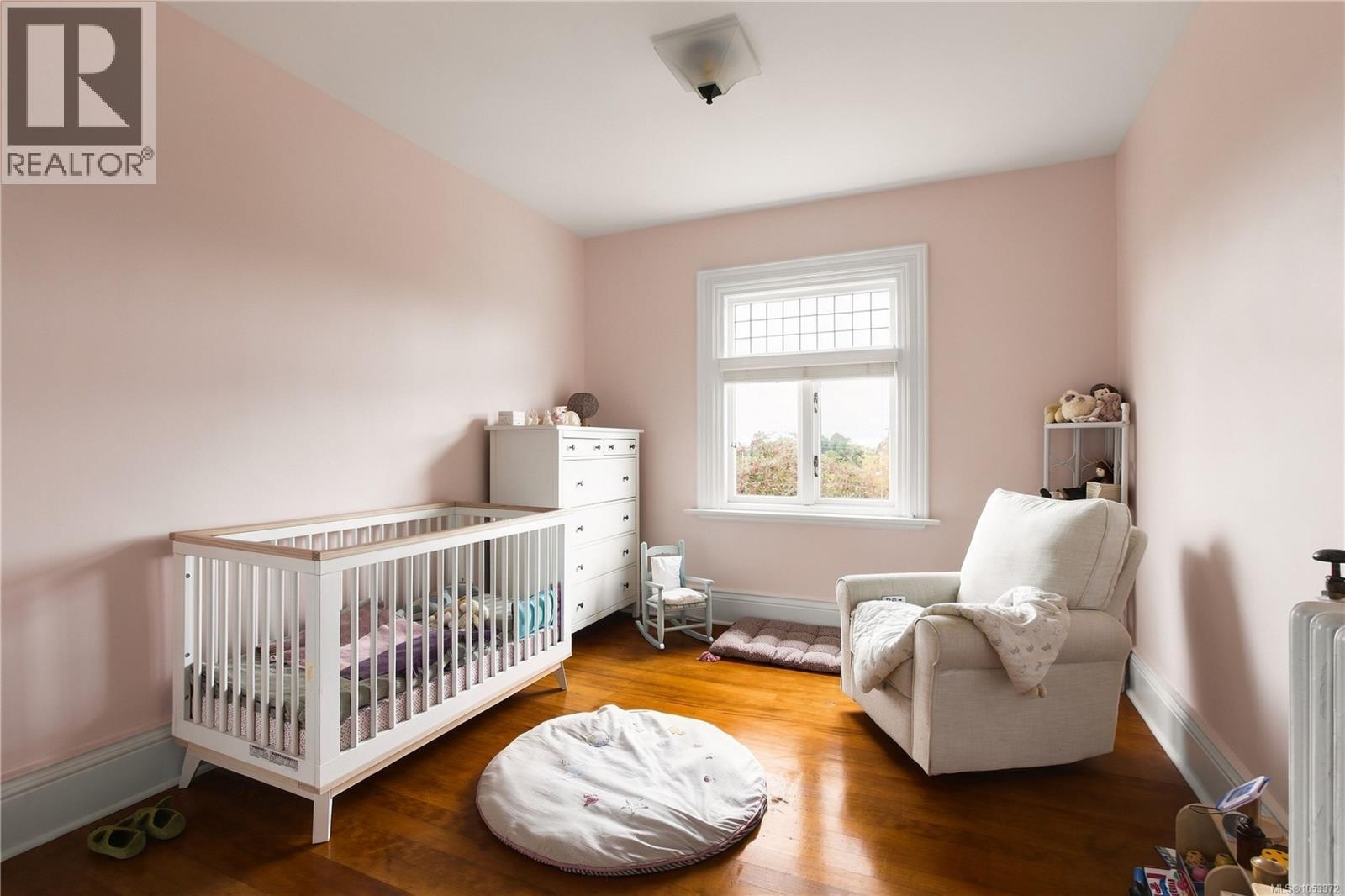  454 Newport Avenue, Oak Bay