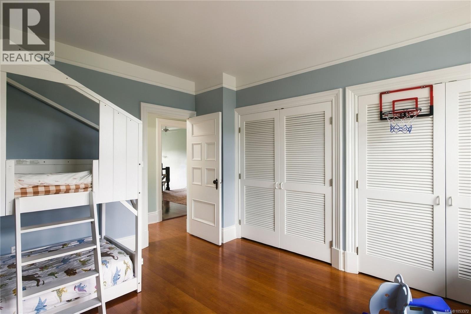  454 Newport Avenue, Oak Bay
