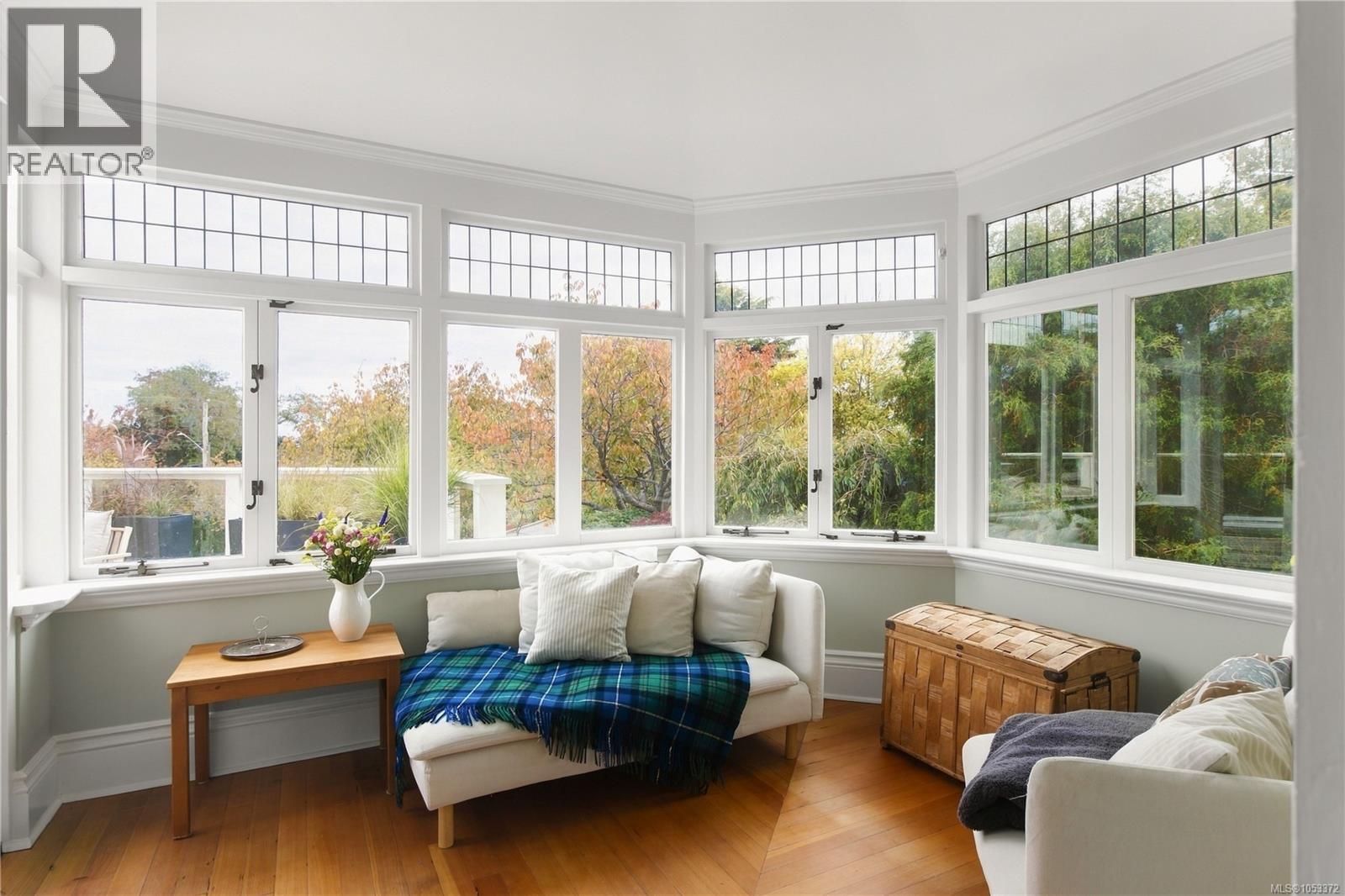  454 Newport Avenue, Oak Bay
