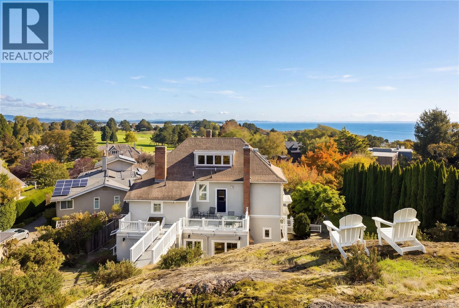  454 Newport Avenue, Oak Bay