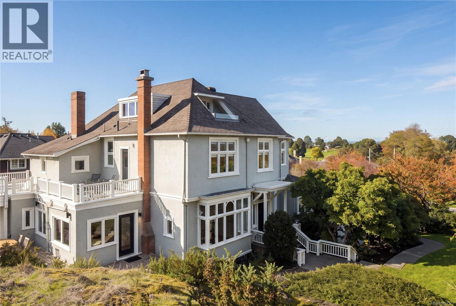  454 Newport Avenue, Oak Bay
