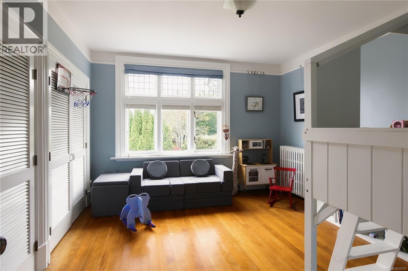  454 Newport Avenue, Oak Bay