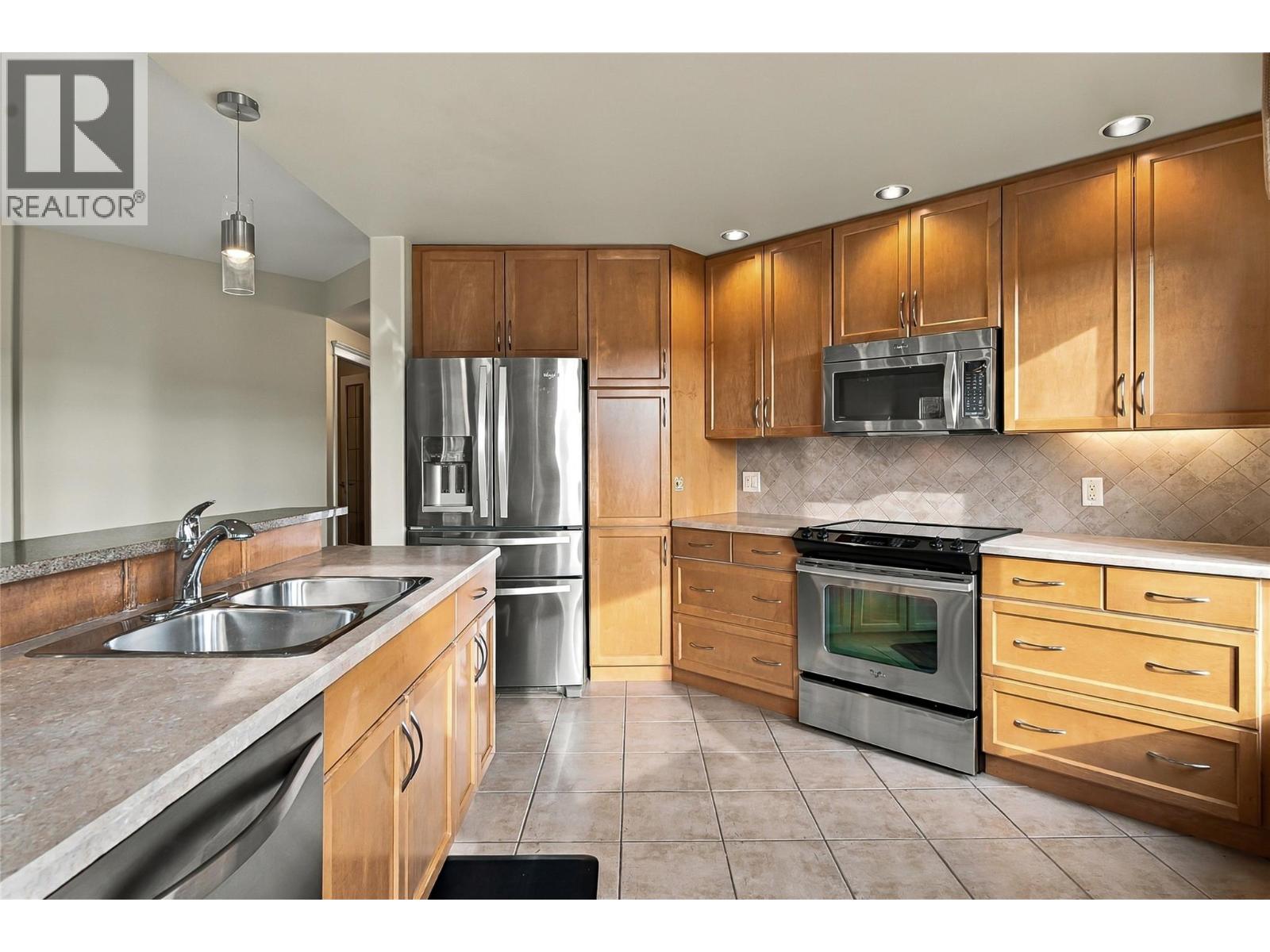 205 1947 Underhill Street, Kelowna